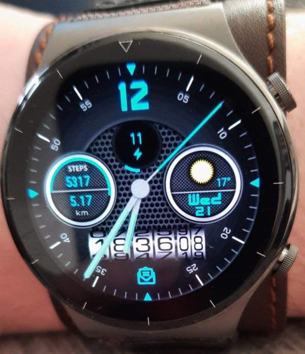 Rotating numbers hybrid watch face