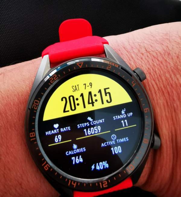 Simple yellow digital watch face