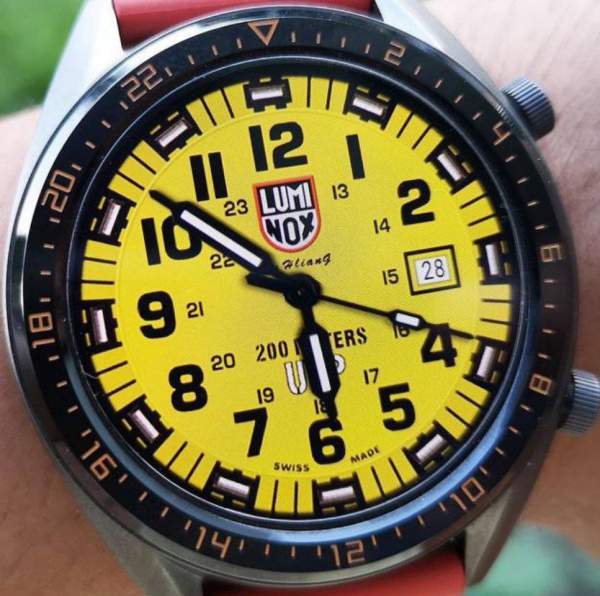 Luminox yellow hybrid watchface