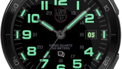 Luminox Neon green Quartz watch face