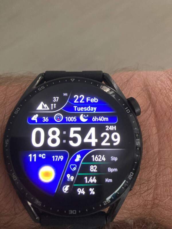 Simple digital watch face with full of data