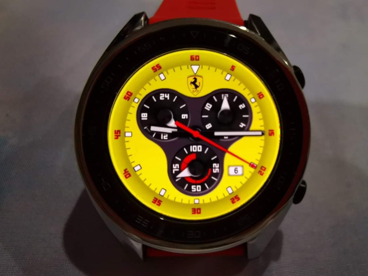 Ferrari yellow ported HQ watch face theme
