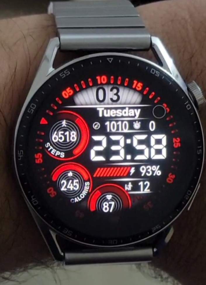 Rotating outer dial hybrid watchface theme